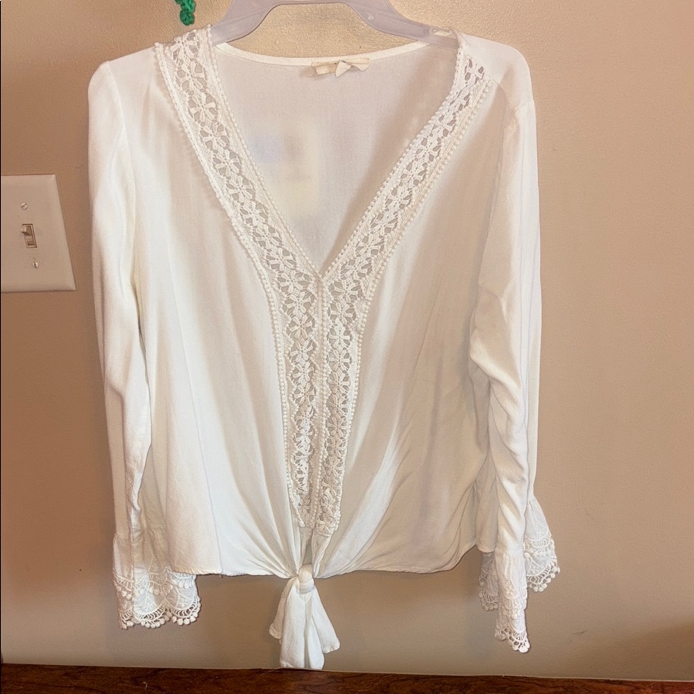 Entro White Ruffled Tie Front 3/4 Sleeve Blouse